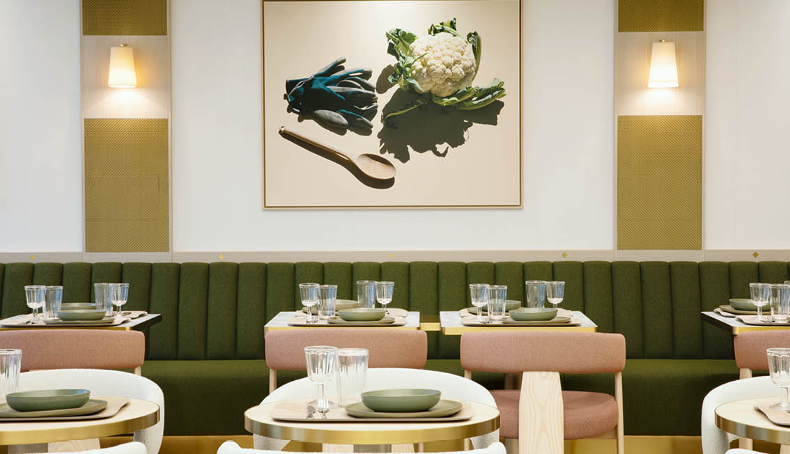 Saint-Malo Klunderbie Photoshoot Jan 2025. Rights restricted to: Press BF on-board screens Voyage magazine BF website/emails Websites where artists are involved Art on board leaflets Onboard panels *In case of use in BF promotions in other outside publications/ use for other marketing then the agreed upon this will be negotiated for separately and per image. After the agreed upon period an eventual renewal needs to be discussed with the author. Saint-Malo - Le Jardin - restaurant - gastronomie francaise - french cuisine - art - painting - tableau - Bretagne - produits locaux